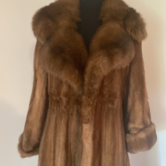 Ultra soft mink coat - Picture 2 of 5